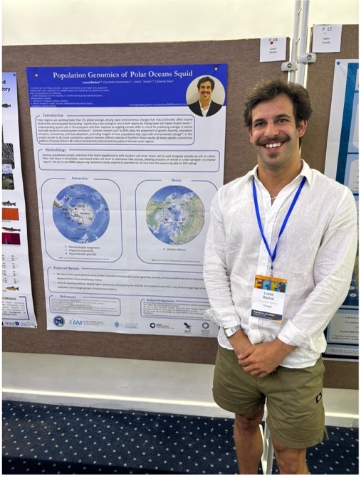 Lucas Bastos presenting his poster at the EMBO Practical Course
